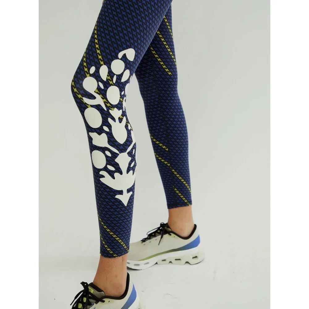 🎉LAST CHANCE🎉 FP MOVEMENT Never Better Logo Leggings / Black Combo - Picture 5 of 9